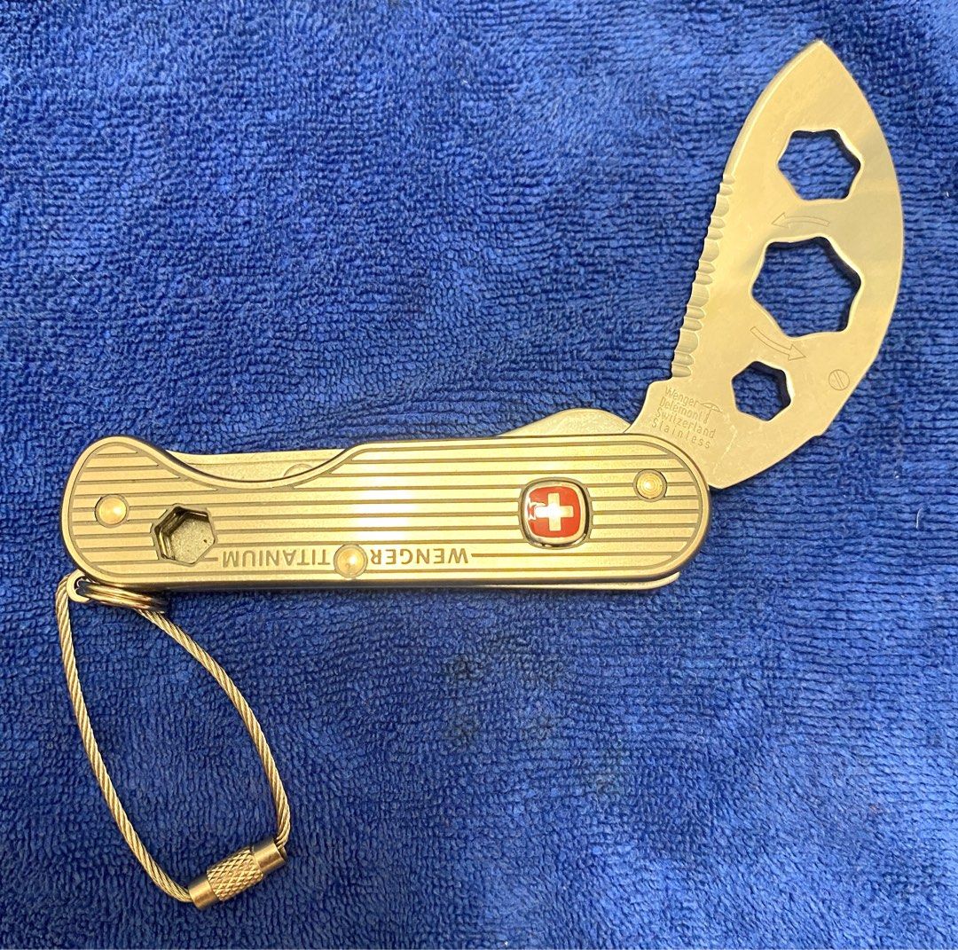 Wenger store titanium knife
