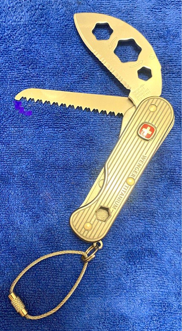 Wenger store titanium knife