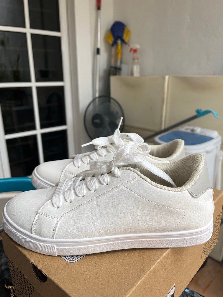 Latest white sneakers 2018 hot sale