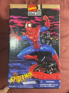 Marvel Comics Spider-Man Glue Together Level 2 Model Kit 