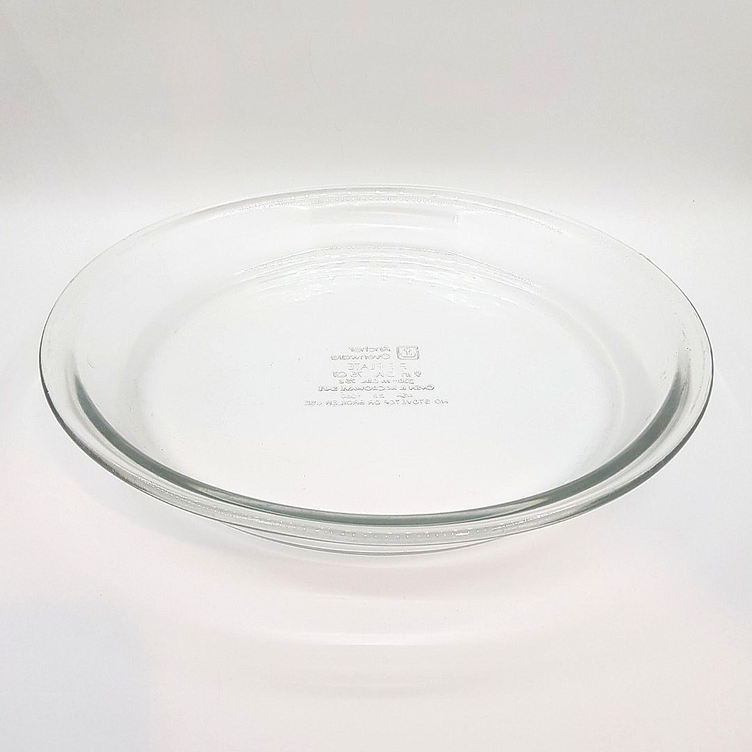 Anchor Hocking 9 inch pie plate USA (Category: Bakeware) located in Imus. Submitted by mostlyvintage (Listing ID 1196257472, Image 2). Description: 🎀 9-inch Anchor Hocking USA pie plate 🎀 🎀 oven and microwave safe 🎀 🎀 has minor scratches 🎀 🌸For fashion finds and other stuff, pls. visit my other Carousell store: https://carousell.app.link/XSuC3F3Gsuba.