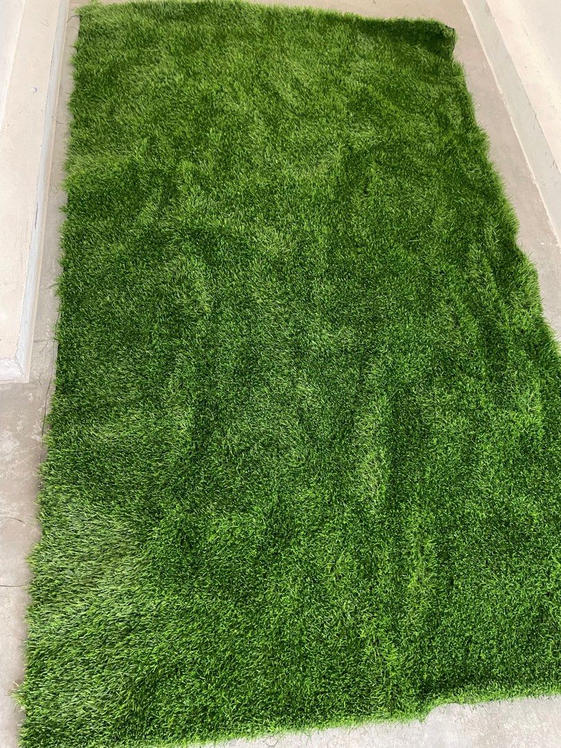 Artificial fake grass carpet, size 1.95m x 1.2m, Furniture & Home