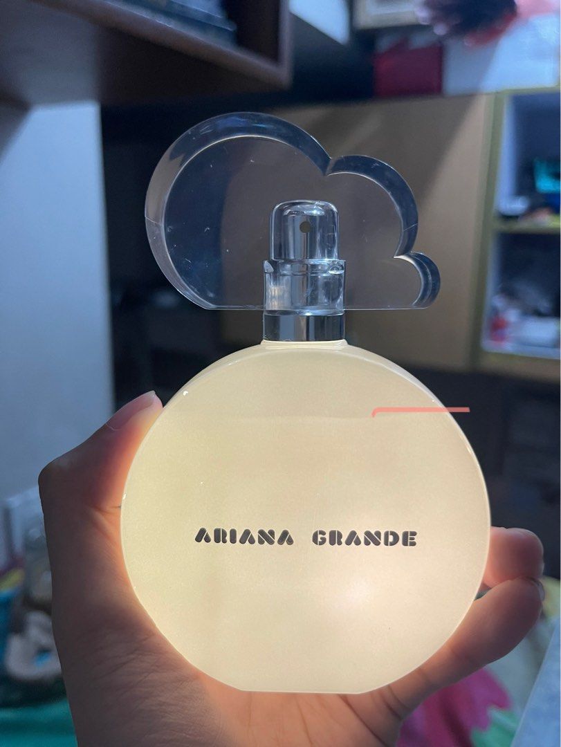 Fake ariana hotsell grande cloud
