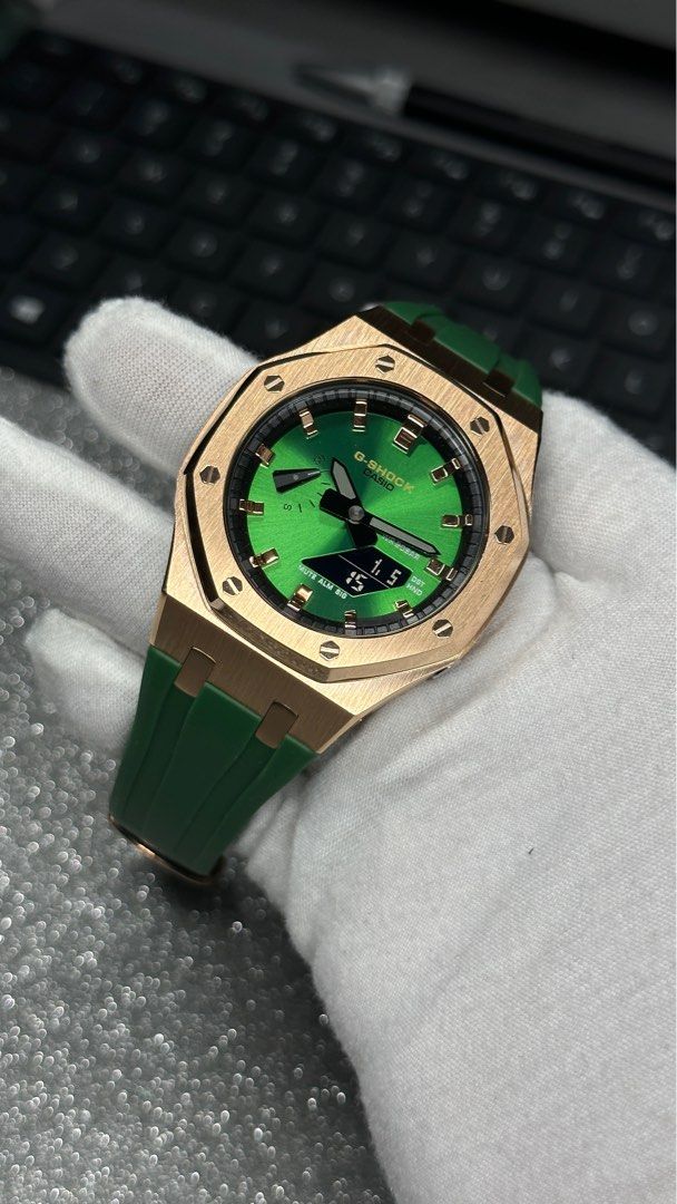 G shock hot sale gold face
