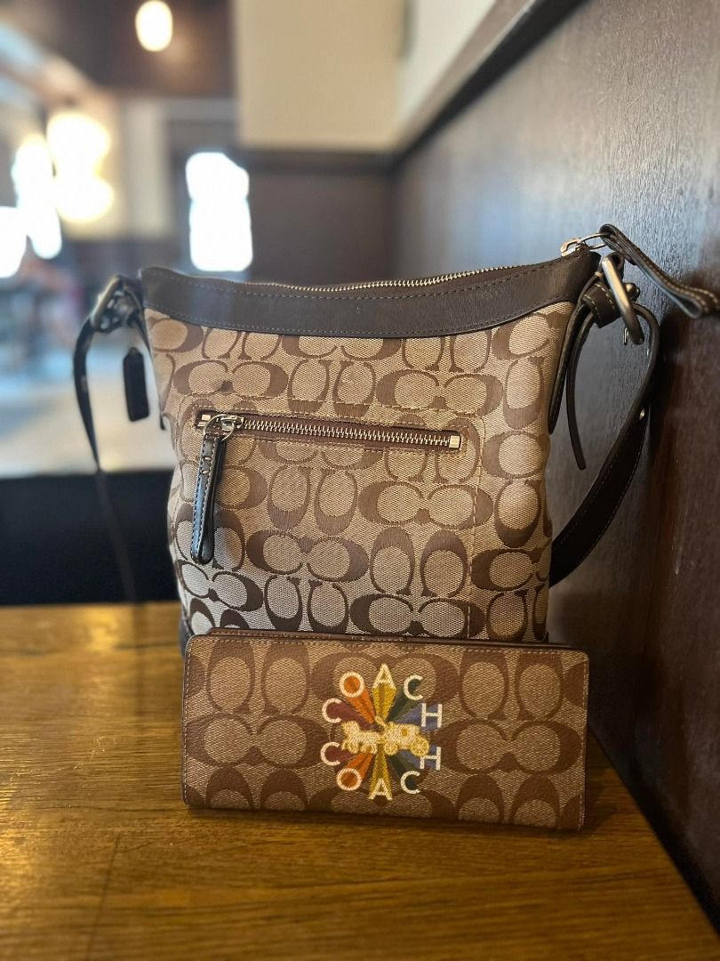 Authentic coach wallet and bag set (Category: Luxury Bags & Wallets) located in Quezon City. Submitted by annabellesmith12345 (Listing ID 1196301090, Image 3). Description: Authentic coach wallet and bag set Excellent used condition Sold as set 7000 only.