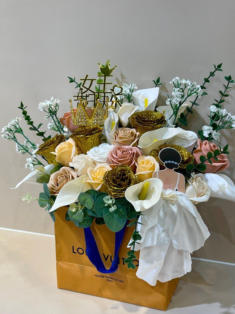 Authentic LV paper bag Queen Bouquet