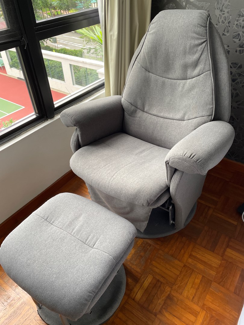 Babyhood Vogue Glider chair and ottoman, Furniture & Home Living