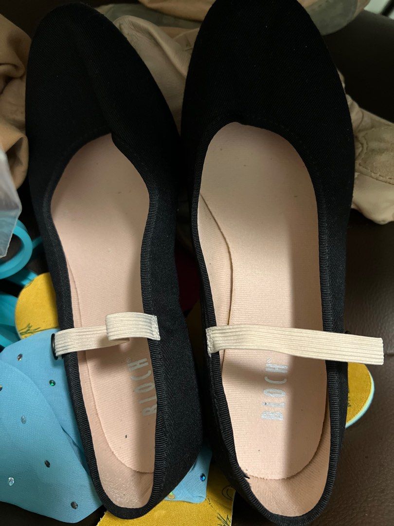 Ballet shoes, Women's Fashion, Footwear, Flats on Carousell