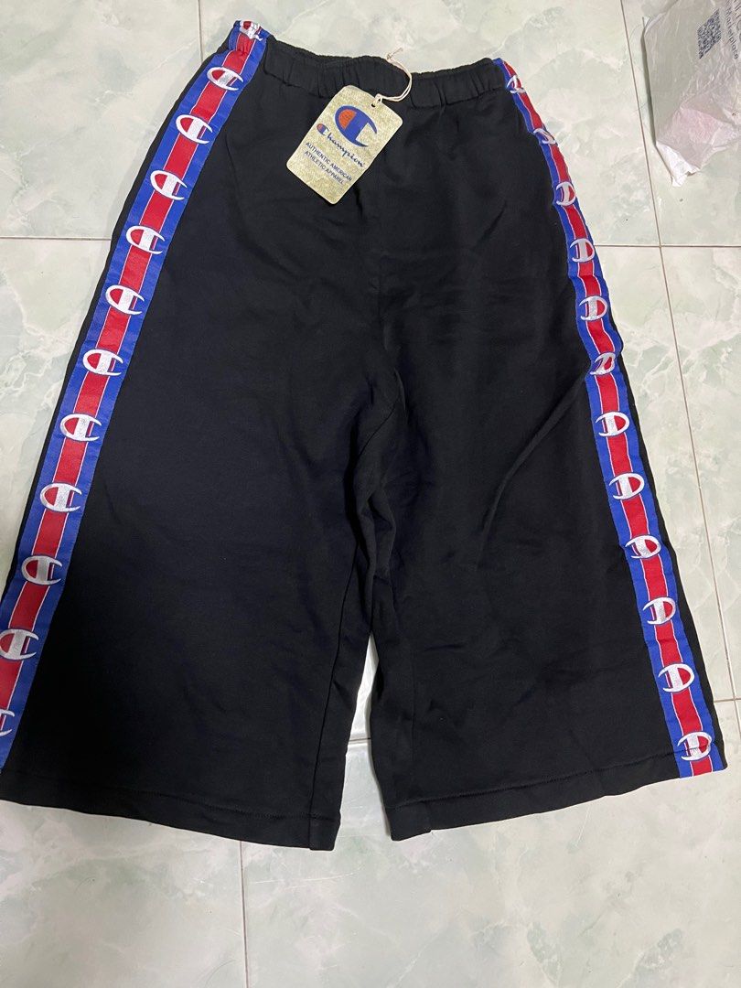 Brand new champion black sweat pants Shorts with 2 zips pocket