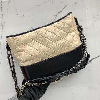 Authentic Chanel — Classic Double Flap Caviar Leather (Pebbled Calfskin) -  Modern Silver Hardware SHW. Black Grain Caivar Leather. Classic vintage  signature FREE COURIER, Women's Fashion, Bags & Wallets, Shoulder Bags on  Carousell