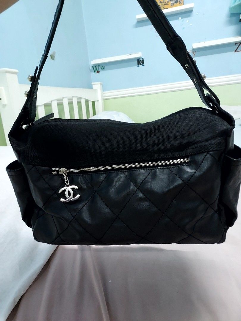 Chanel Authentic Bag (Category: Luxury Bags & Wallets) located in Paranaque City. Submitted by andim8 (Listing ID 1196251270, Image 3). Description: Chanel Biarritz. Hobo style. Guaranteed Authentic with Intact Holo and Card. Bag and card only. Perfect understated elegance for everyday. No flaws to note. Perfect gift for yourself :).