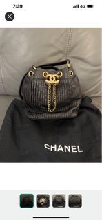 Chanel VIP gift quilted sling/shoulder bag, Women's Fashion, Bags &  Wallets, Cross-body Bags on Carousell