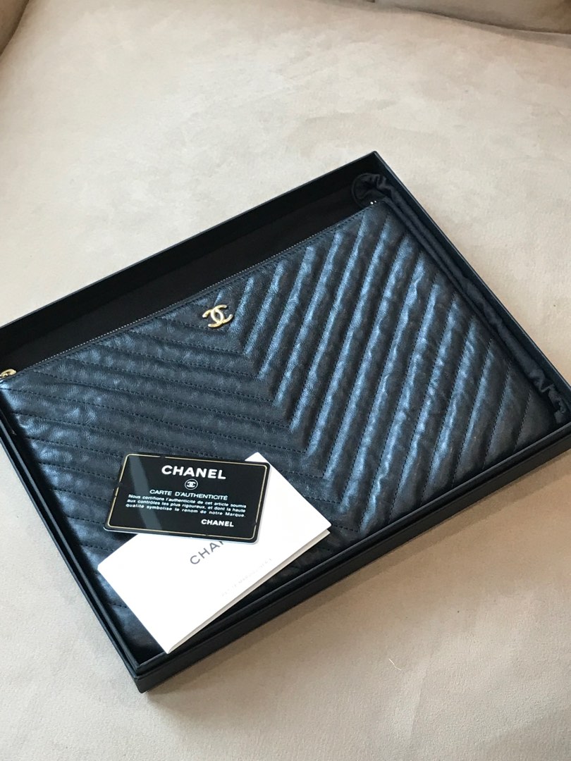 Chanel Classic O case Medium, Luxury, Bags & Wallets on Carousell