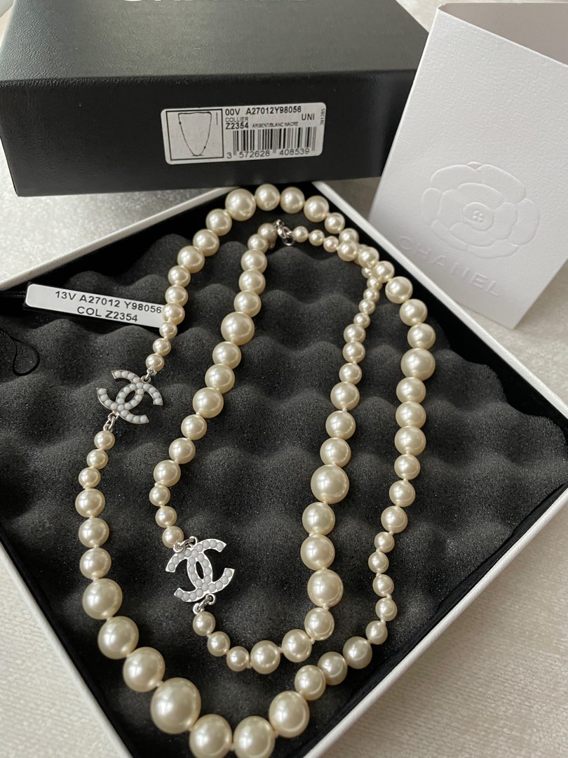 Chanel long discount pearl necklace