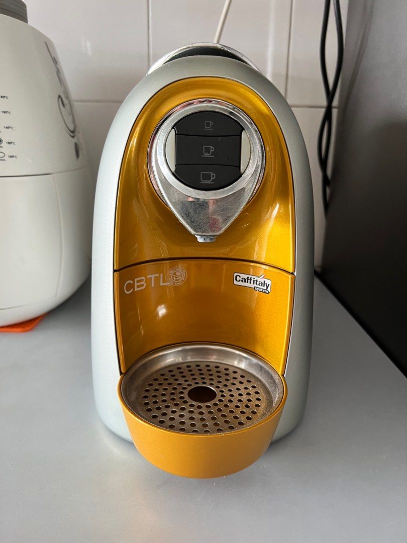 Coffee bean capsules machine lightly used., TV & Home Appliances