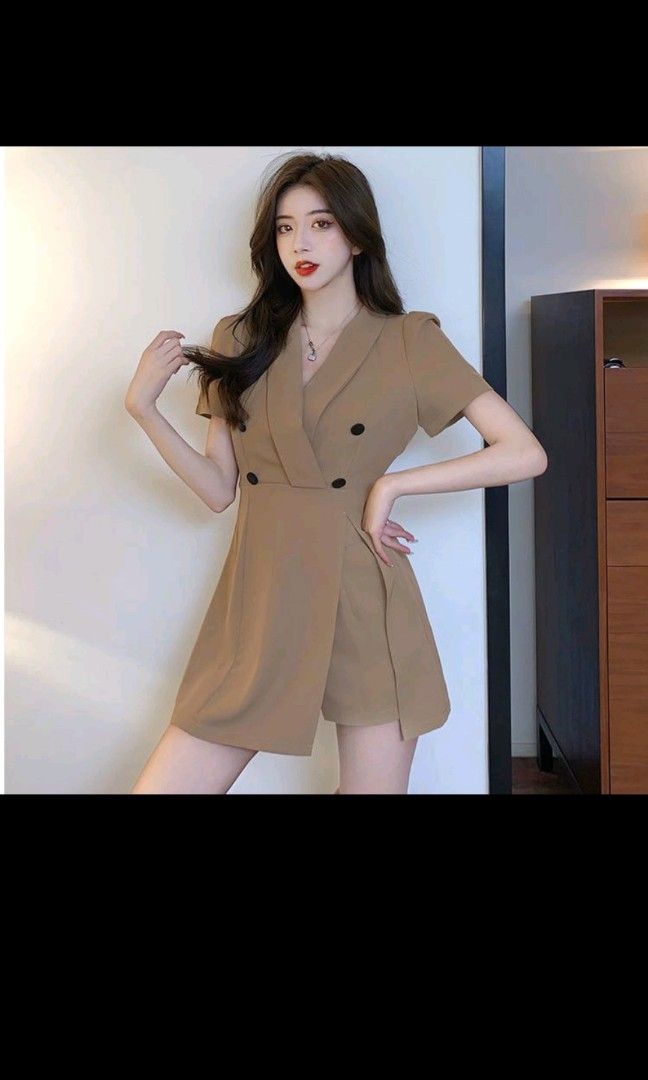 Coordinates (French Suit Style) (Category: Sets or Coordinates) located in Paranaque City. Submitted by g_lucas (Listing ID 1196252352, Image 1). Description: French Suit Collar Mid Length Slit Top and High Waist Slim Shorts Fits Small to Medium Frame Original Price is 700 Php, selling for 450 Php only. RFS: Got the wrong size. Never been used.Still has a tag..