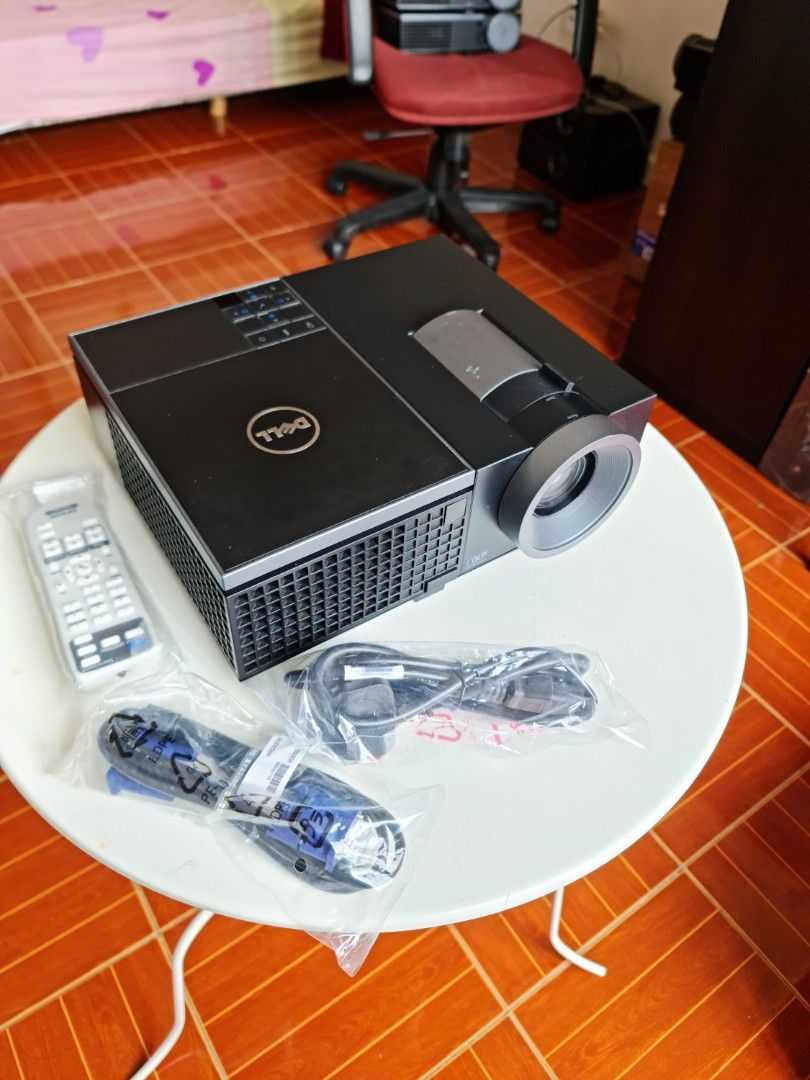 Dell 4320 DLP Lumens 4300 WXGA Conference Room Projector quality 9/10