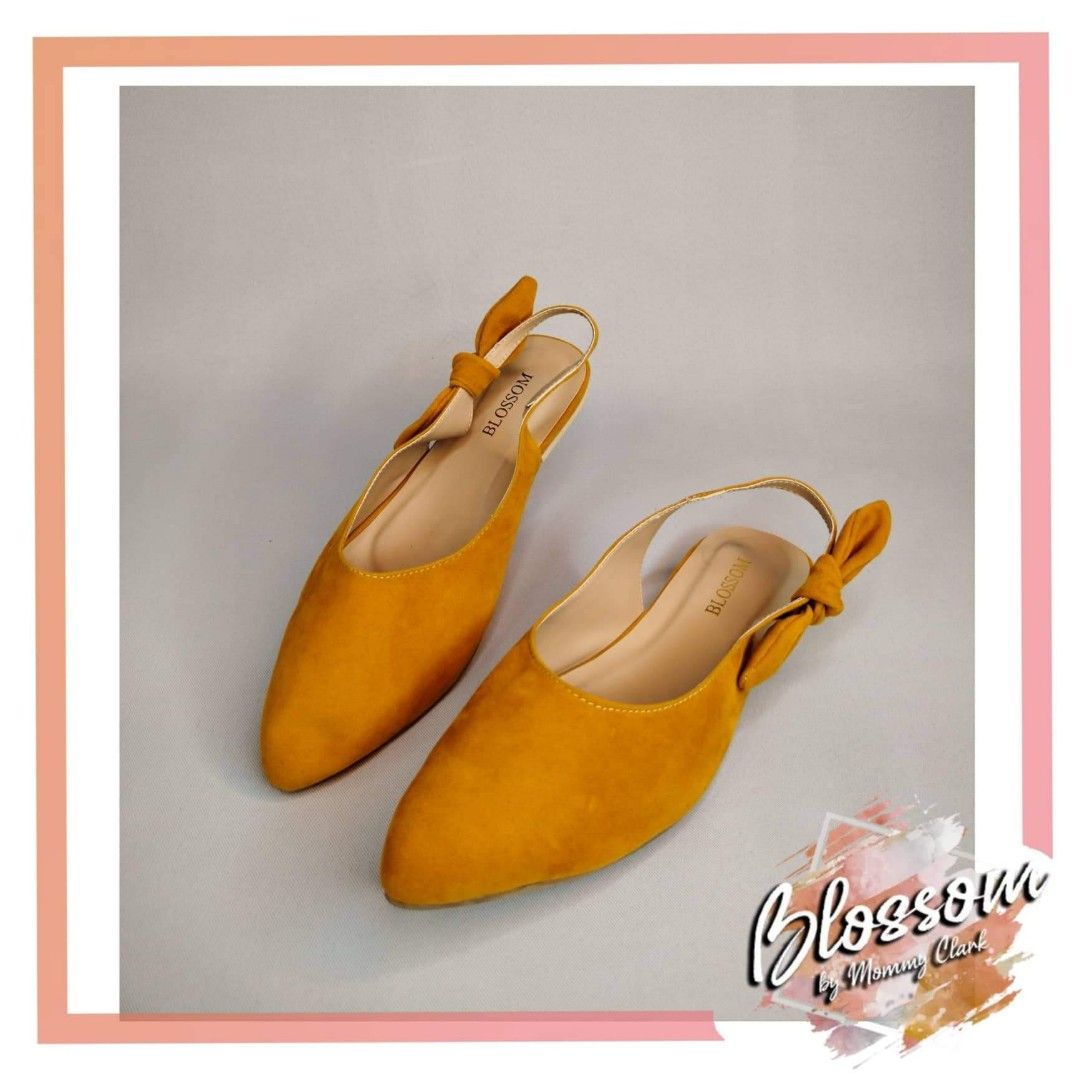 Clark store doll shoes