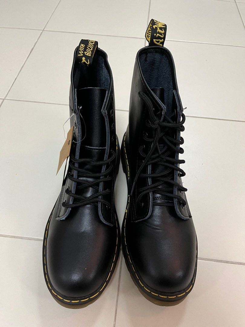 Mens airwair sales boots