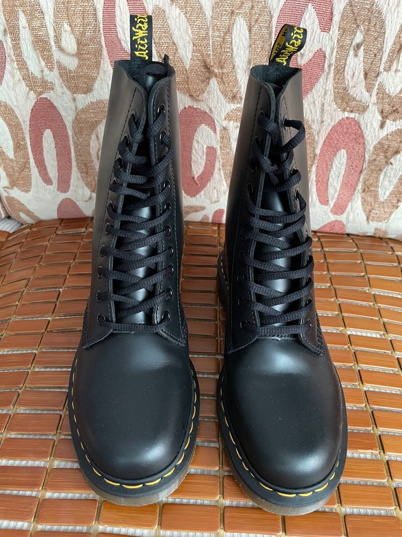 Dr. Martens AW006 SI07N Smooth Leather Black Ankle Boots 光滑皮革 