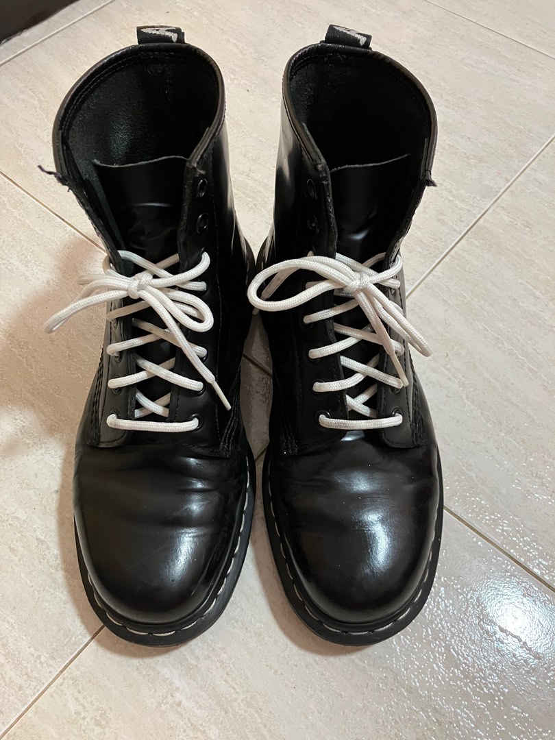 Dr Martens White Stitch size 7 Men s Fashion Footwear Boots on