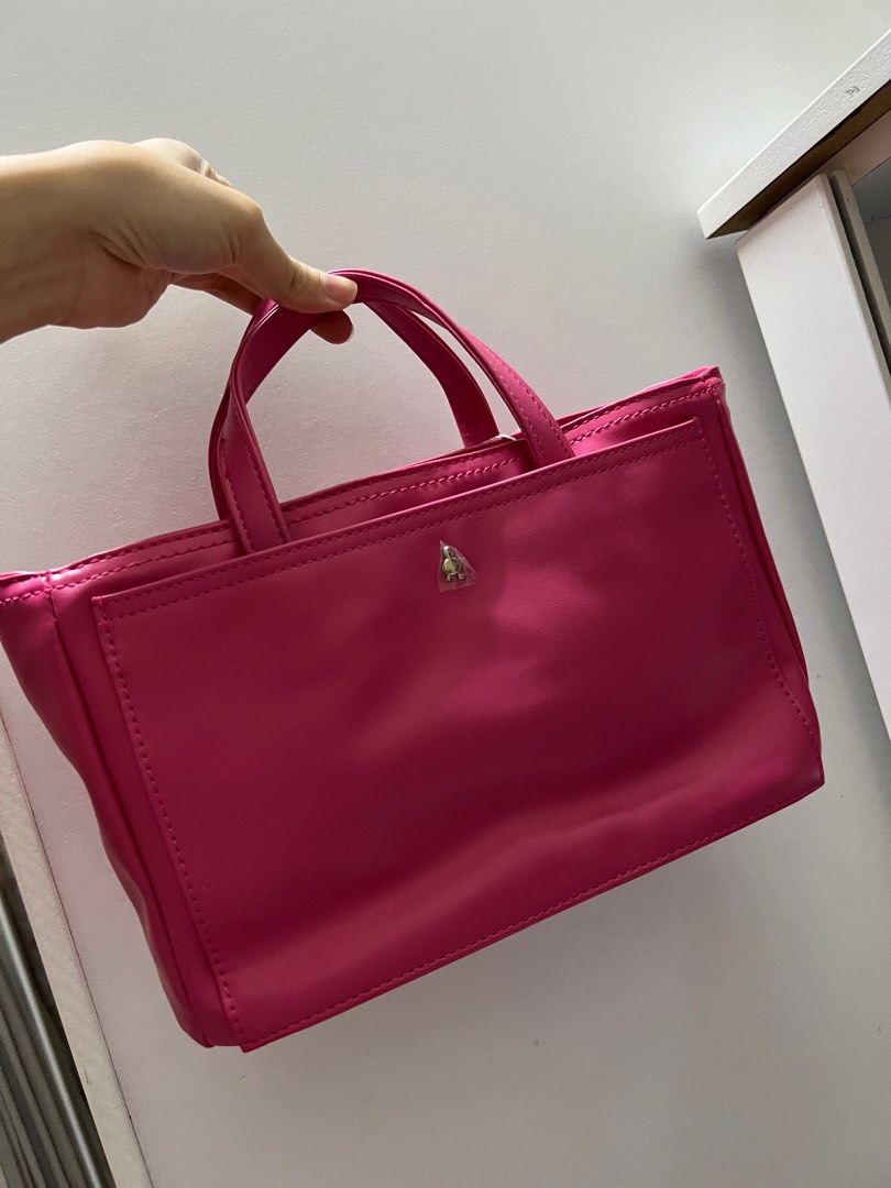 Duck organizer bag, Women's Fashion, Bags & Wallets, Tote Bags on Carousell