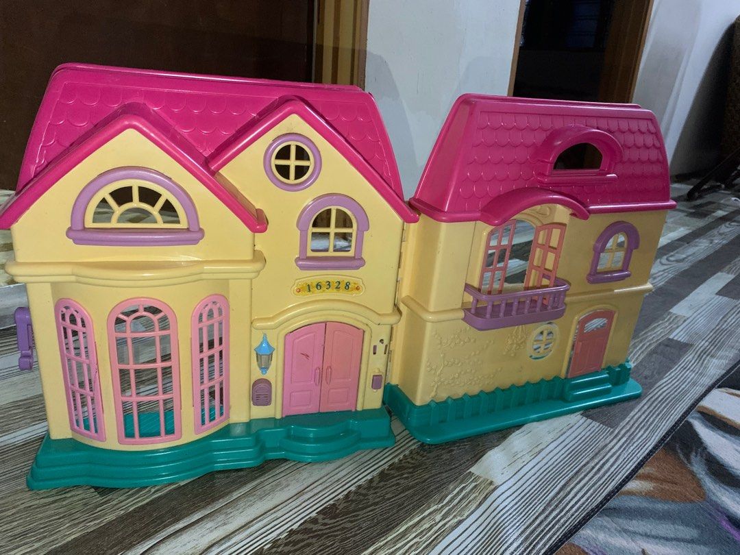 FISHER PRICE DOLL HOUSE FOLDS FOR CARRYING 16328 ADDRESS