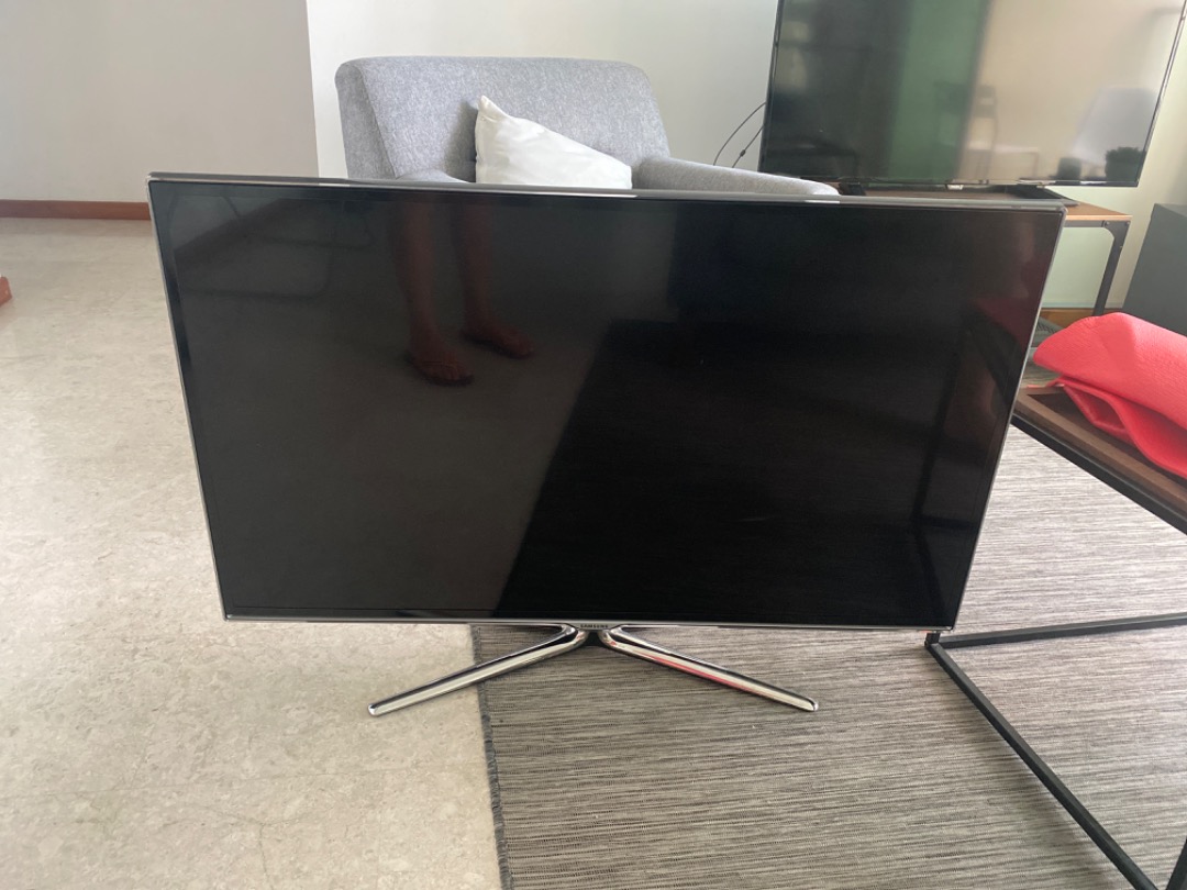[FOR FREE] Samsung TV screen not working anymore, Furniture & Home