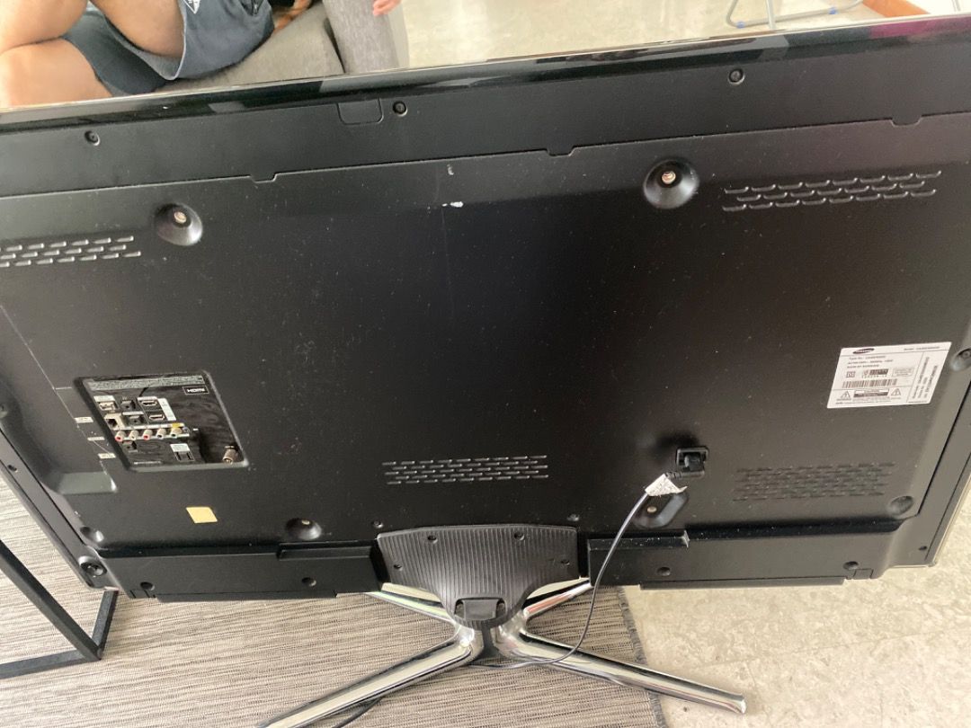 [FOR FREE] Samsung TV screen not working anymore, Furniture & Home