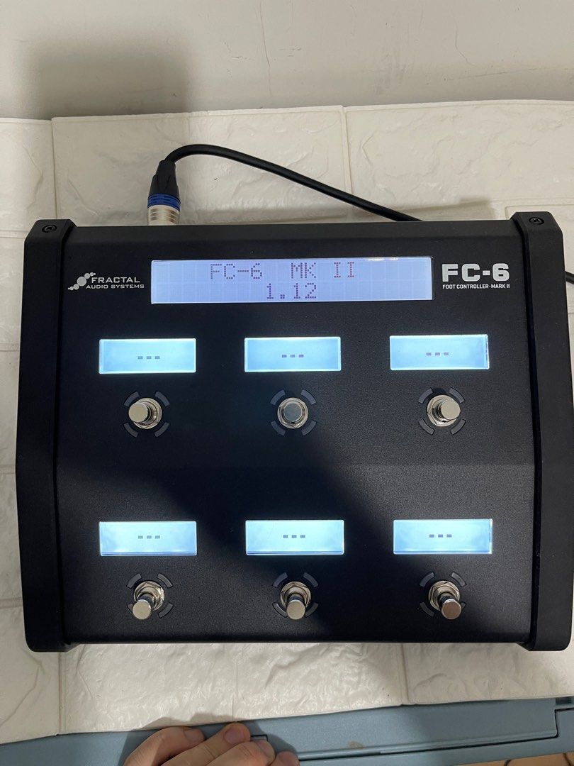 Fractal FC6 MKII Foot controller, 興趣及遊戲, 音樂樂器 & 配件, 樂器 Carousell
