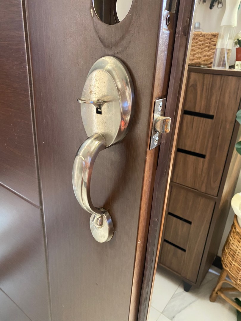 Haffle double lock door knob, Furniture & Home Living, Security & Locks