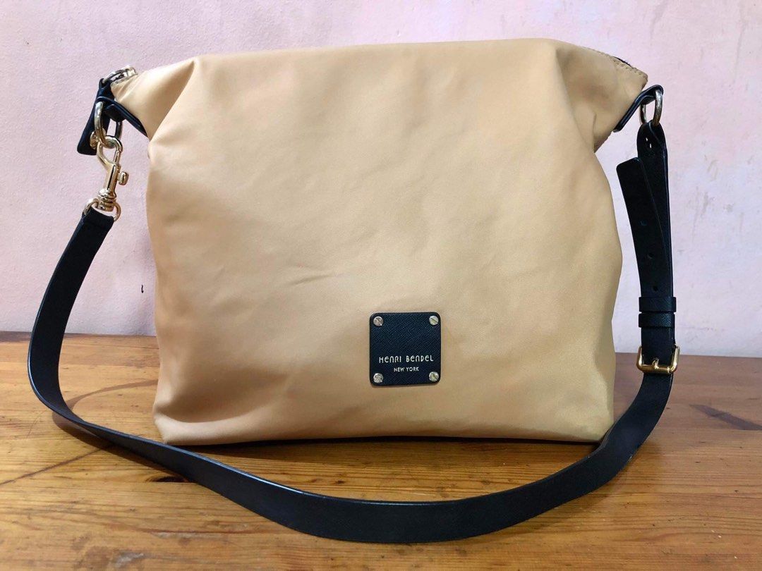 Henri bendel messenger bag 2025