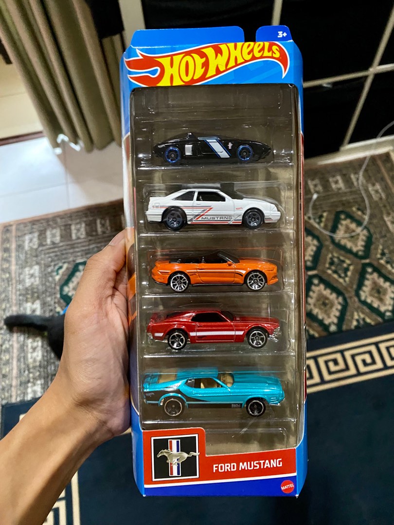 Hot wheels ford mustang collection hotsell