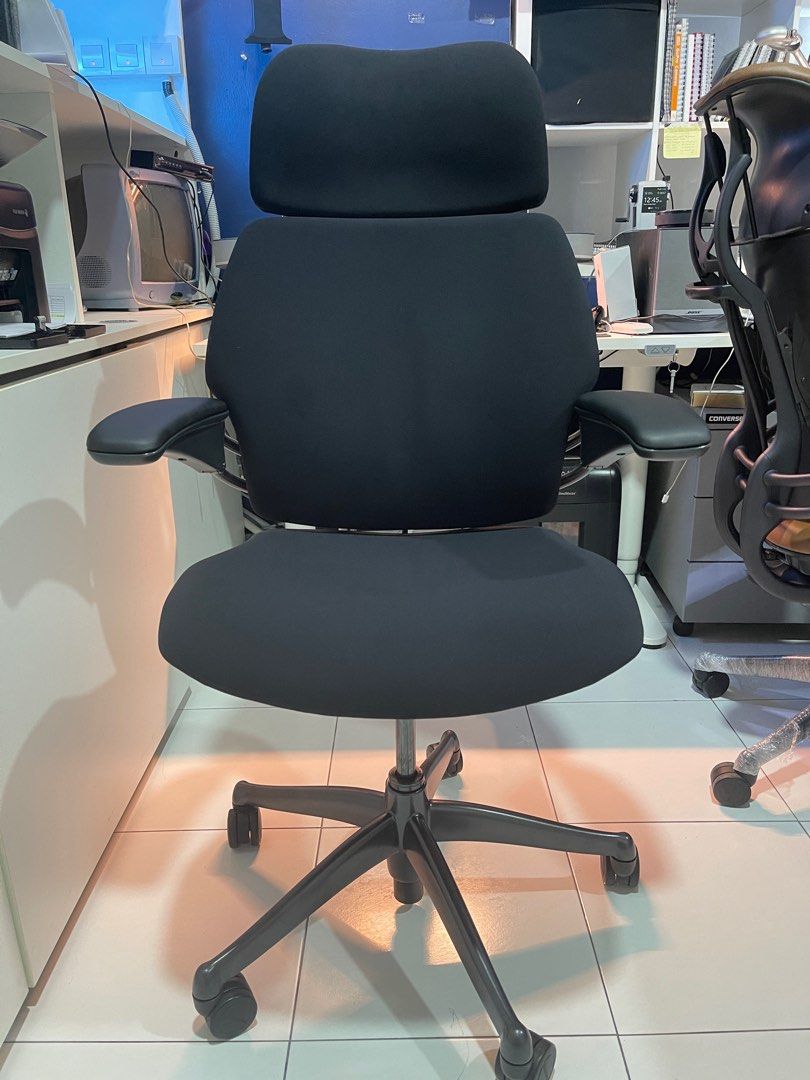 Reduce to clear Humanscale freedom office chair FABRIC Version