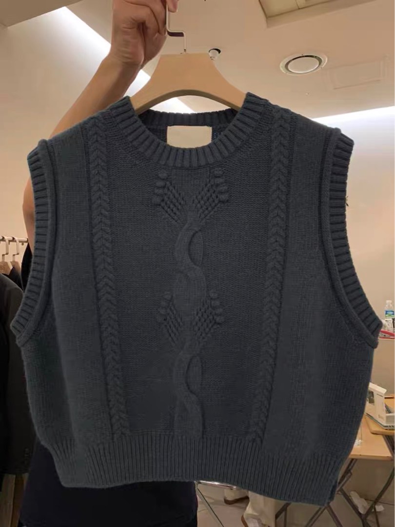 SHEIN LUNE Cable Knit V-neck Sweater Vest