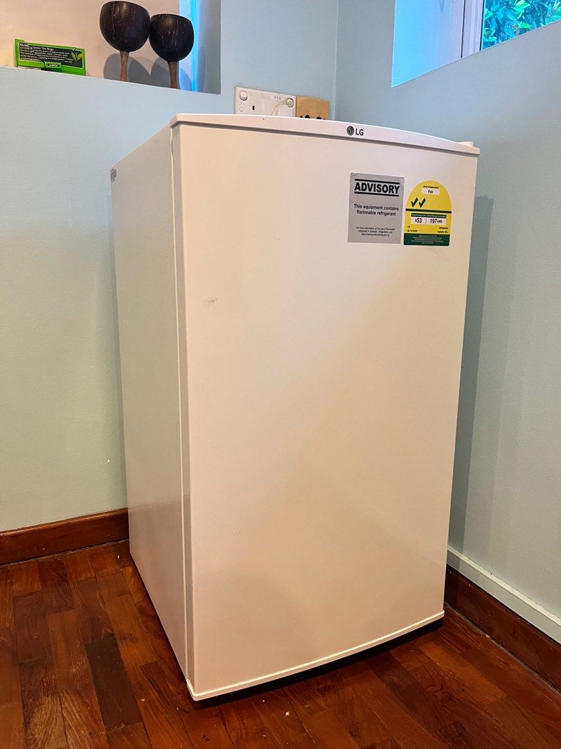 LG mini fridge 90L GL131SQW, TV & Home Appliances, Kitchen Appliances