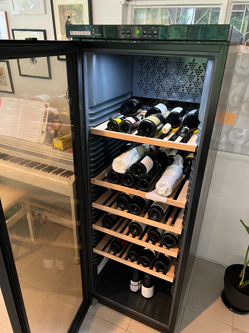 Liebherr WKb 4212, TV & Home Appliances, Kitchen Appliances, Wine