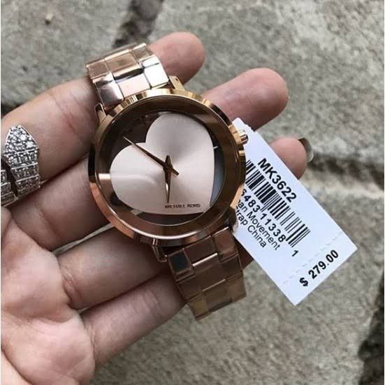 MICHAEL KORS HEART GOLD WATCH, Luxury, Watches on Carousell