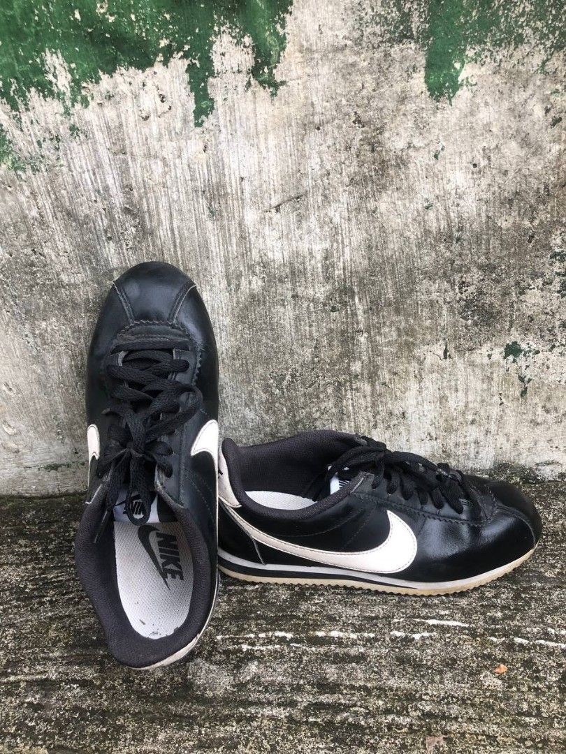 Nike cortez store black woman
