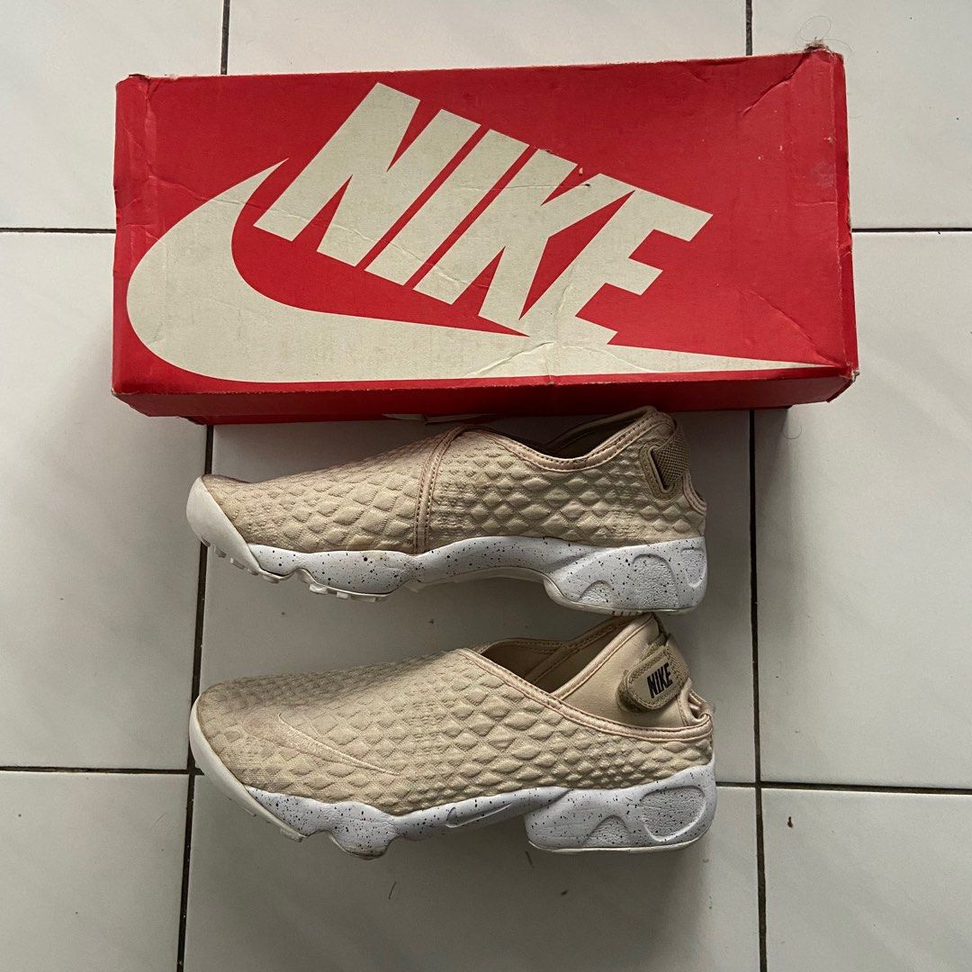 Nike rift junior 5.5 hotsell