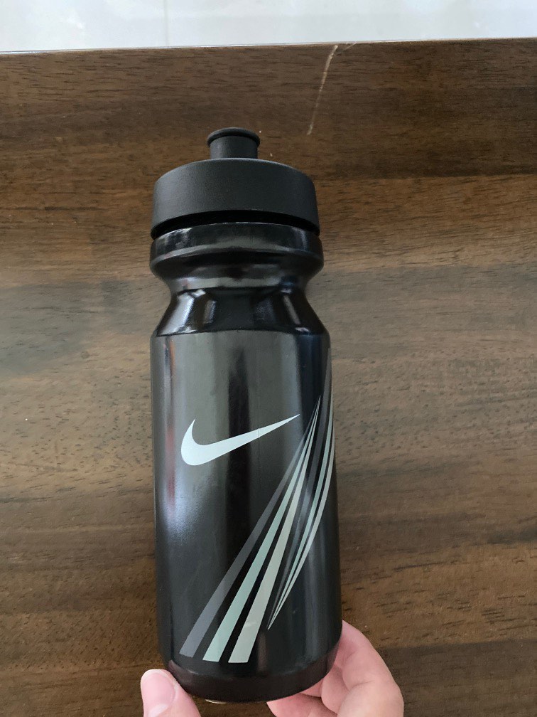 Nike Sports Bottle, Furniture & Home Living, Kitchenware & Tableware, Water Bottles & Tumblers