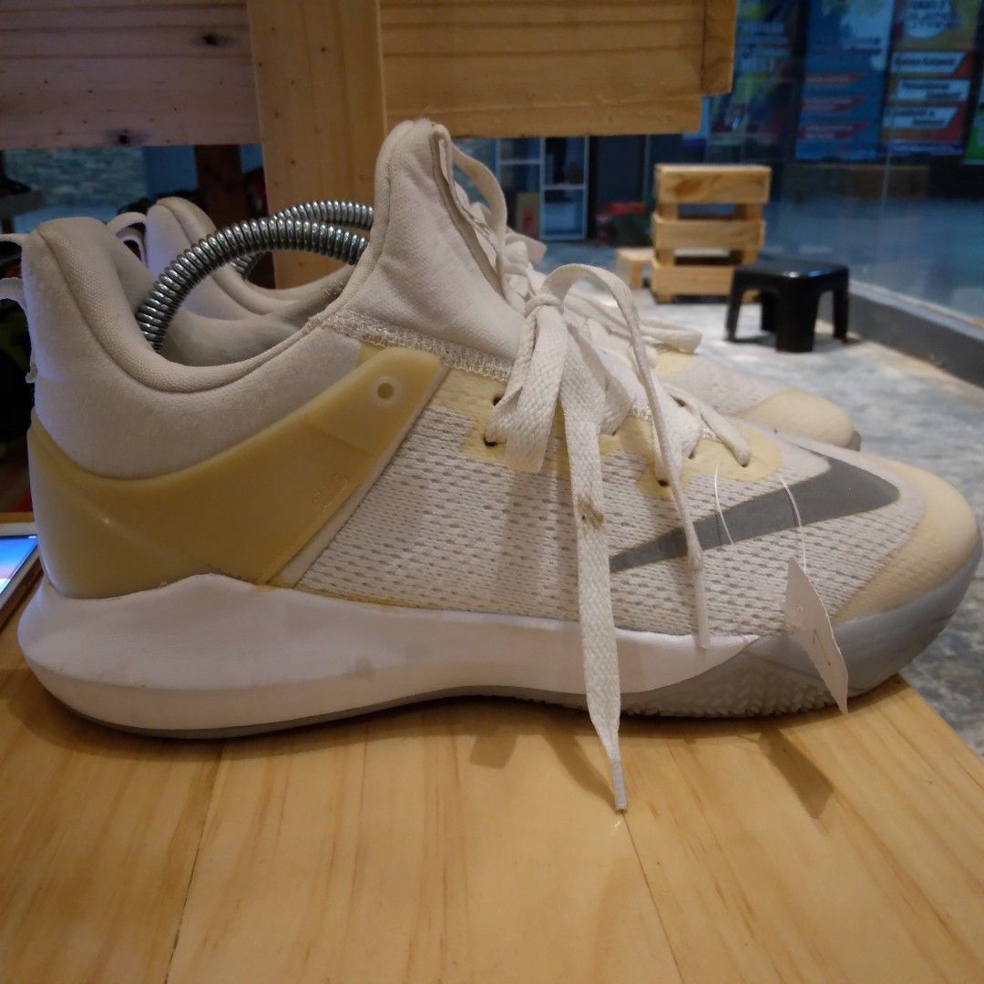 NIKE ZOOM SHIFT Men s Fashion Footwear Sneakers on Carousell