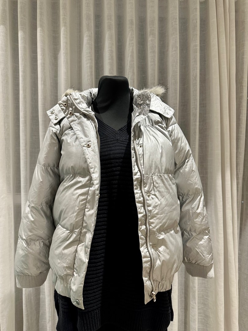 Old navy puffer jacket Women s Fashion Coats Jackets and