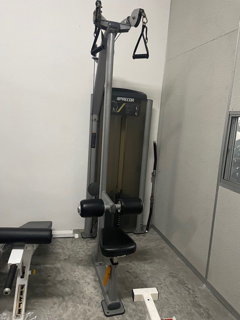 Precor vitality dual cable pulldown lat gym back, Sports Equipment