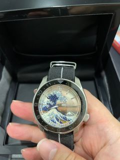 Rare Seiko watch set, Wave of Kanagawa (Illuminate in Dark)