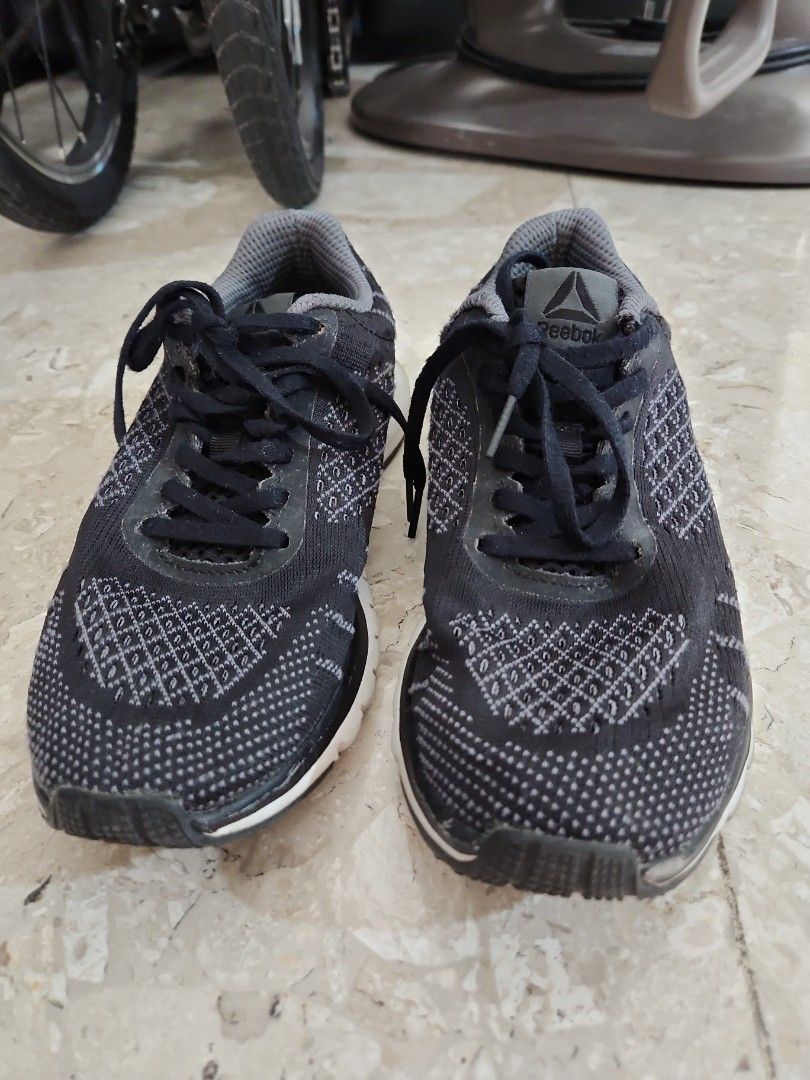 Reebok black white on sale