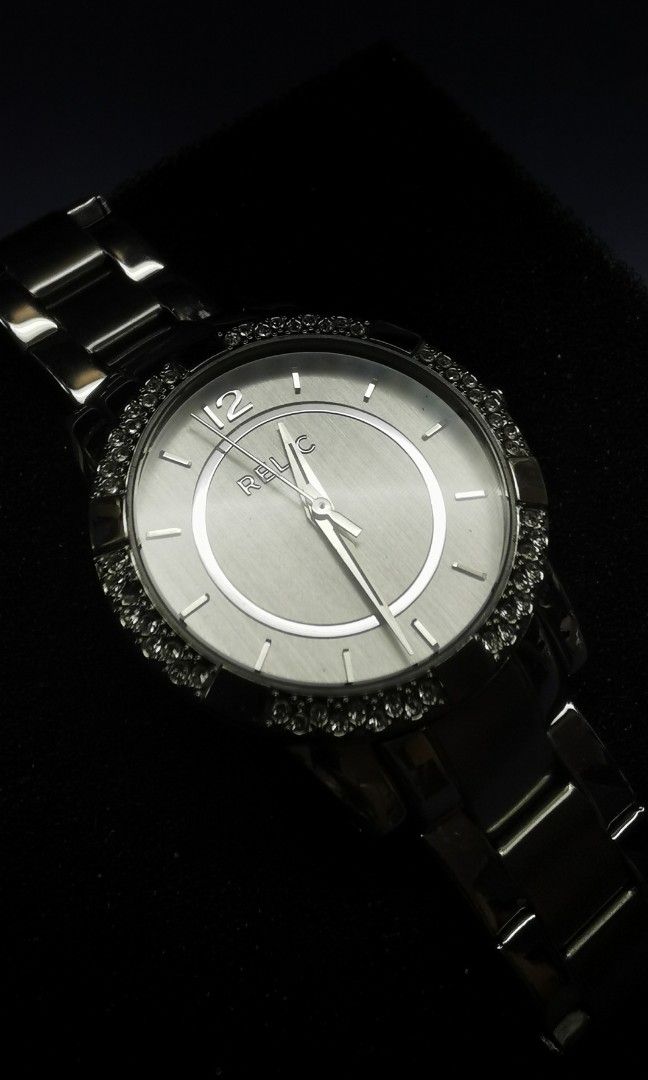 Relic by Fossil Fashion Watch Silver Tone Bracelet with crystals