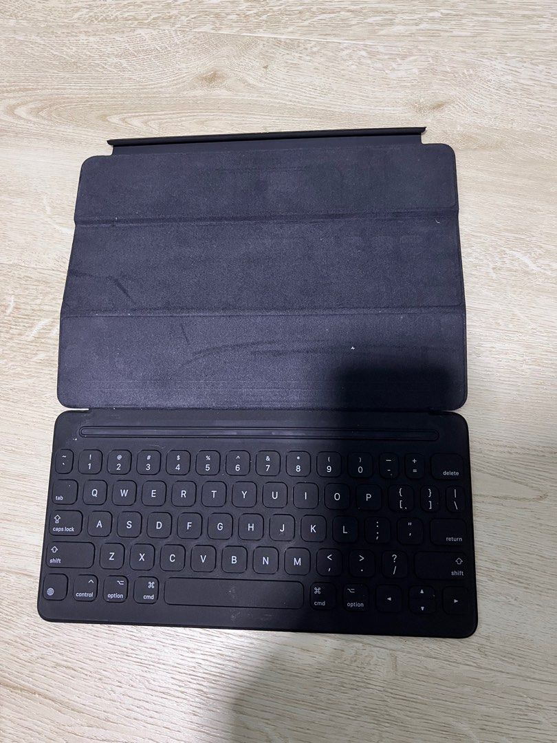 Smart Keyboard for iPad (9th) generation, Computers & Tech, Parts