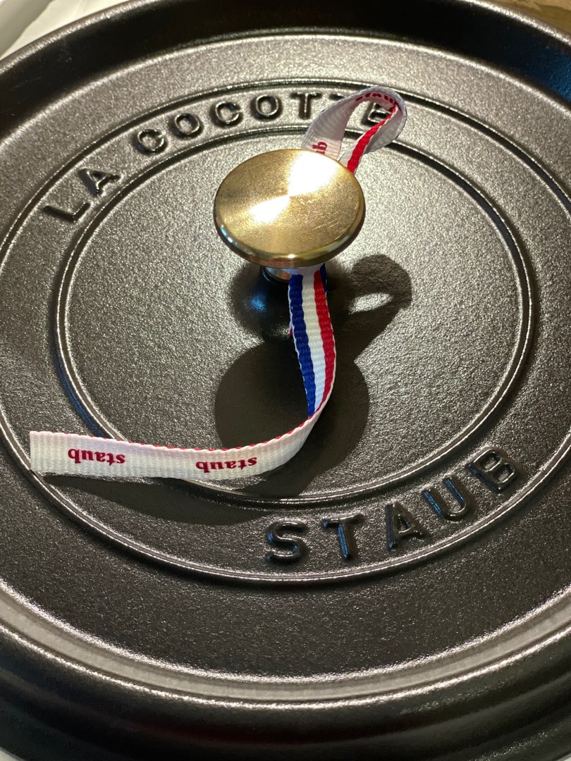 Staub 26cm Dutch Oven, Furniture & Home Living, Kitchenware & Tableware