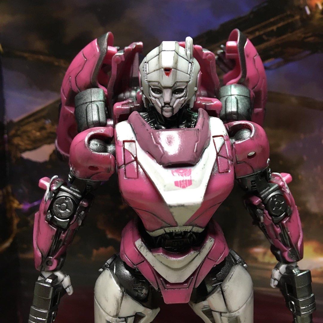 Transformers Studio Series Bumblebee Movie Arcee [Custom], Hobbies